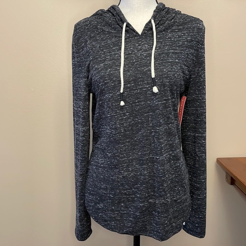 Colosseum Cora long sleeve hooded tee in black size medium from Wantable